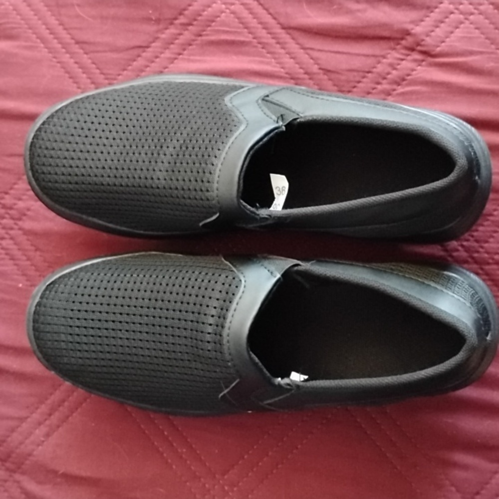 Comfy Shoes (New)